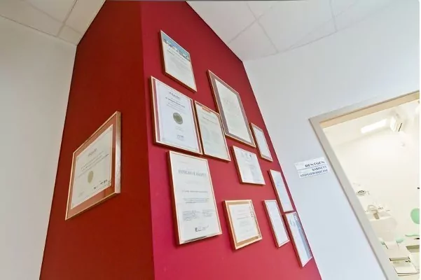 Świadectwa i Dyplomy w Gabinecie Dr Hercka 