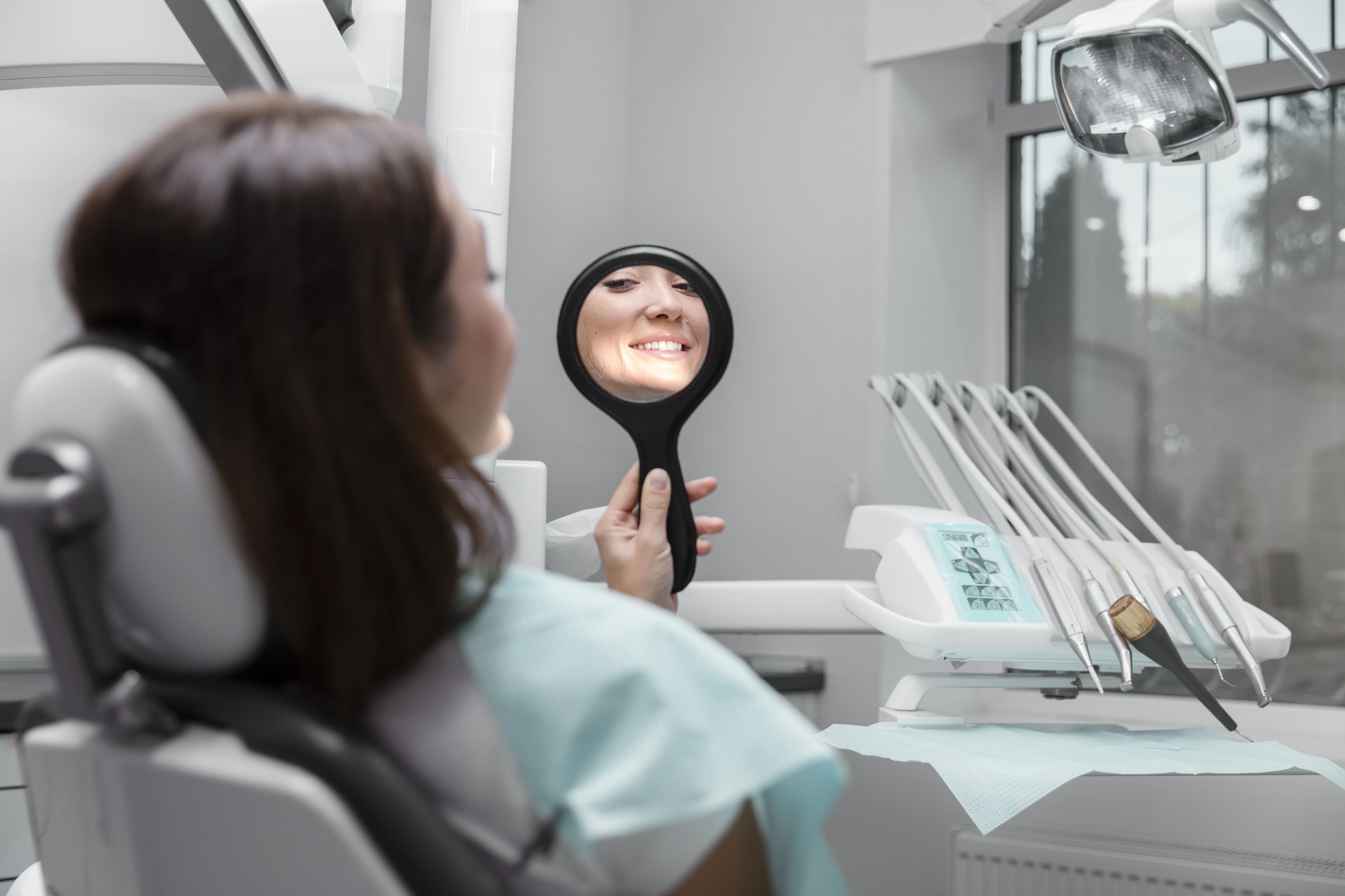 close-up-patient-looking-mirror (1)-min